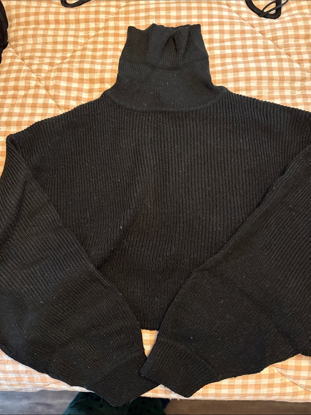 H&M Black Ribbed Turtleneck Crop Top